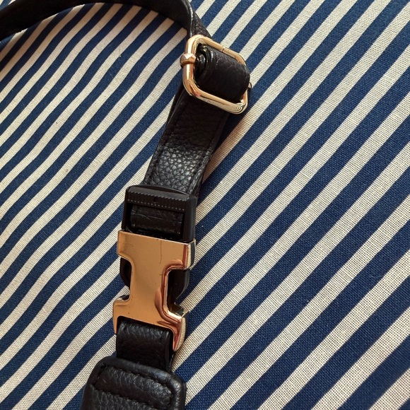 Victoria's Secret Black and Pink Leopard Crossbody Bag adjustable strap - Picture 4 of 9